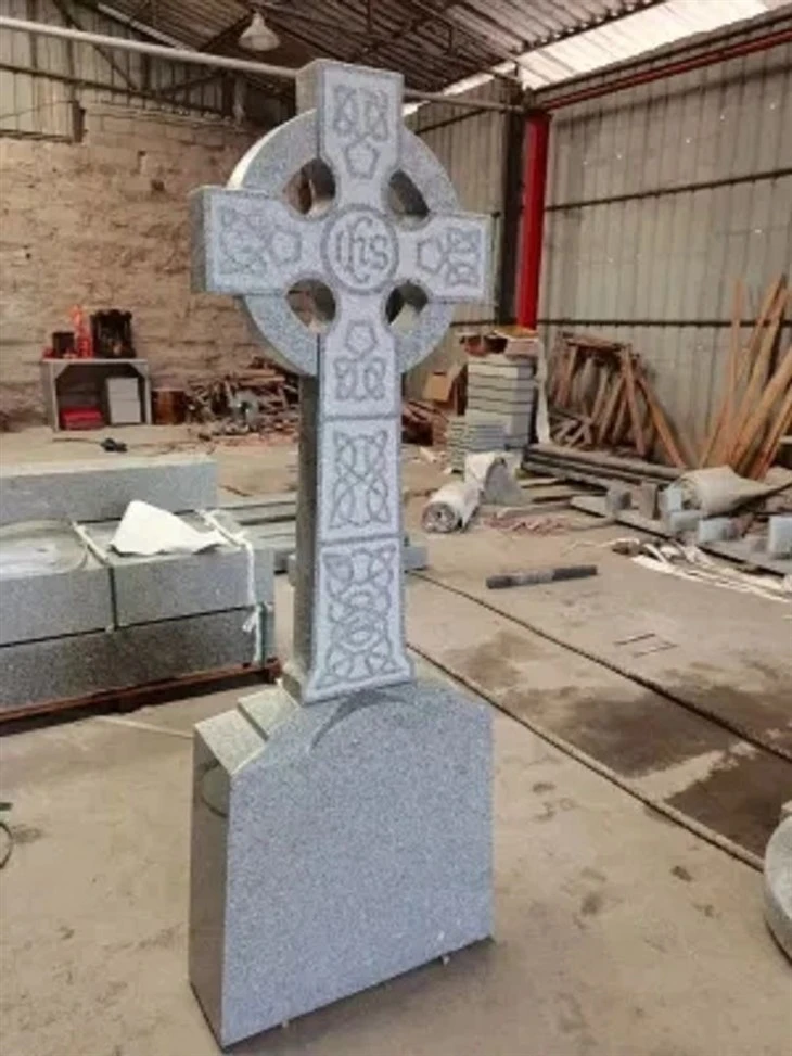 European-Style-Red-Grey-Black-Granite-Monument-Memorial-Tombstone.webp (2)(001)