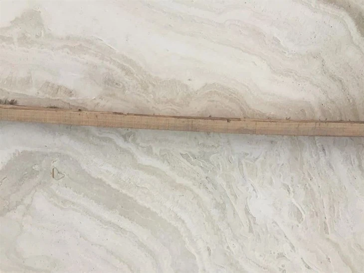 Roman-Beige-Cream-White-Travertine-with-Straight-Veins-Cross-Cut-for-Slab.webp (1)(001)