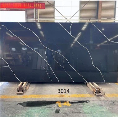 Juodasis kvarcas su unikaliomis gyslomis