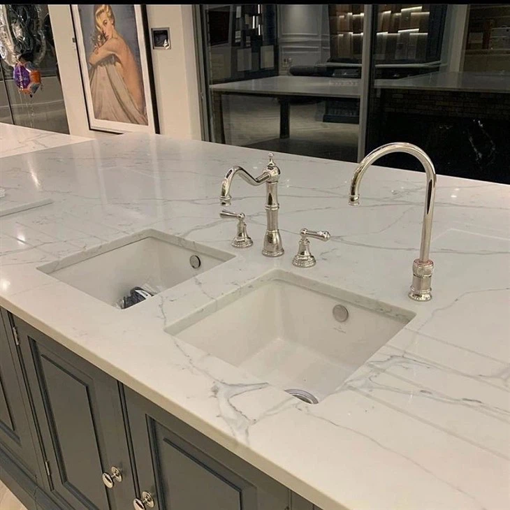 Calacatta-Borghini-Quartz-for-Wall-Countertop-Table-Top-Kitchen.webp (3)(001)