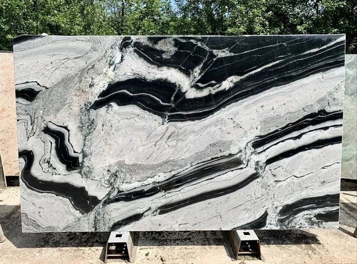 Eclipse-Granite-for-Slab-Tile-Countertop-Island-Kitchen.webp(001)