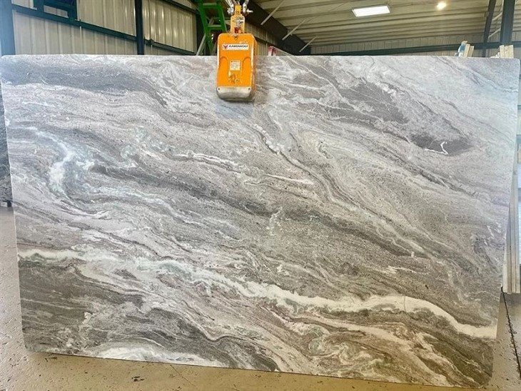 Fantasy-Brown-Granite-for-Slab-Tile-Countertop-Backsplash.webp (2)(001)